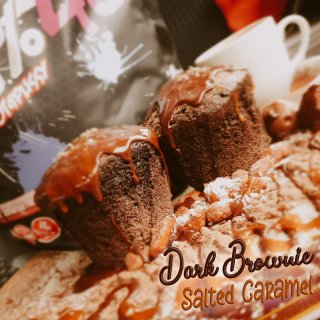 Dark Brownie with Salted Caramel